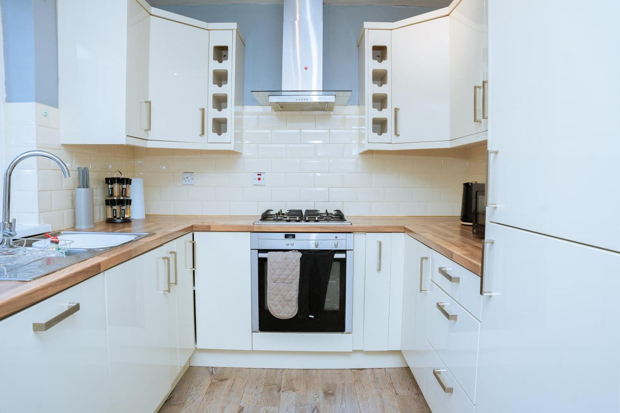 Modern 3Bed Home With Hot Tub Leeds  Dış mekan fotoğraf