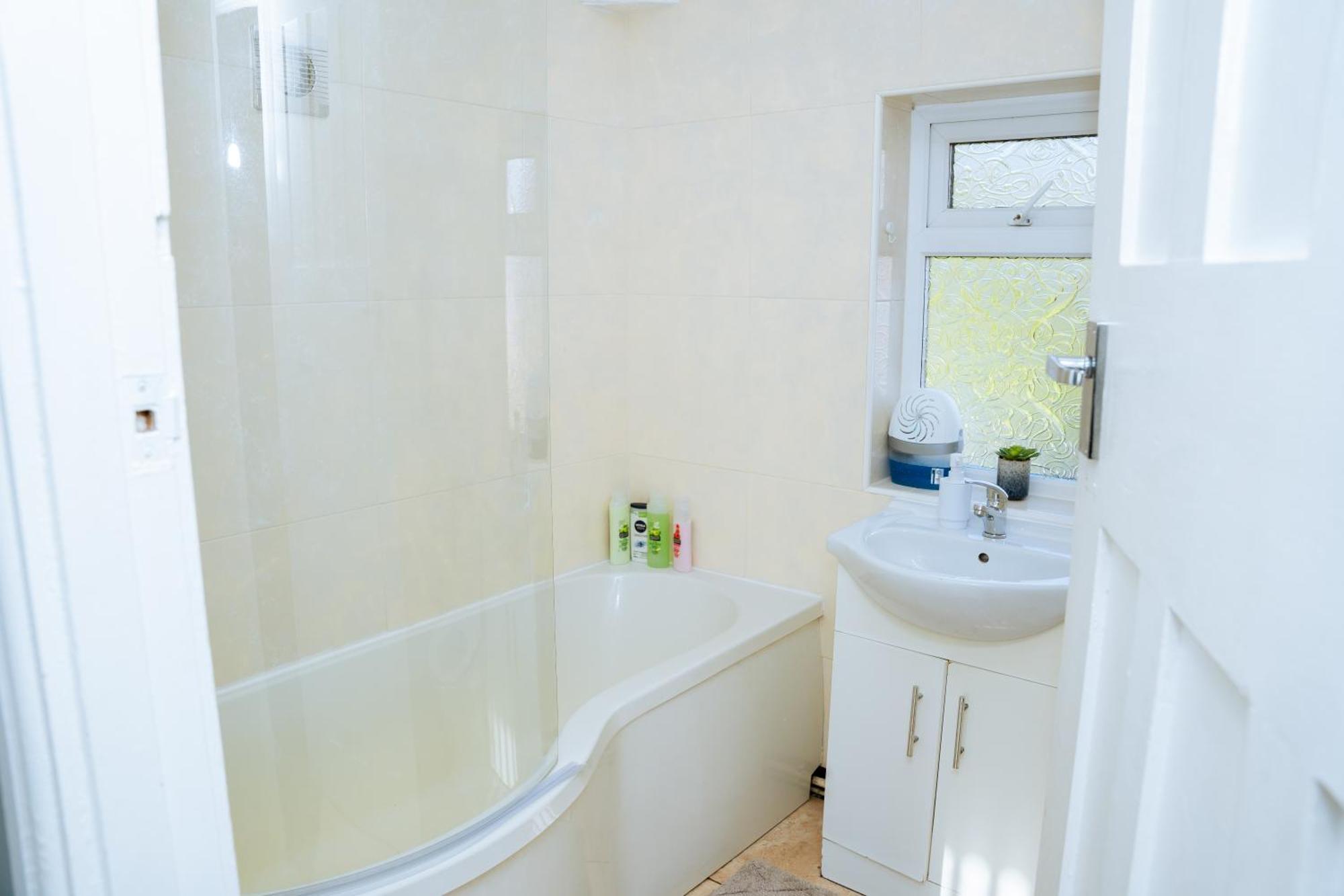 Modern 3Bed Home With Hot Tub Leeds  Dış mekan fotoğraf