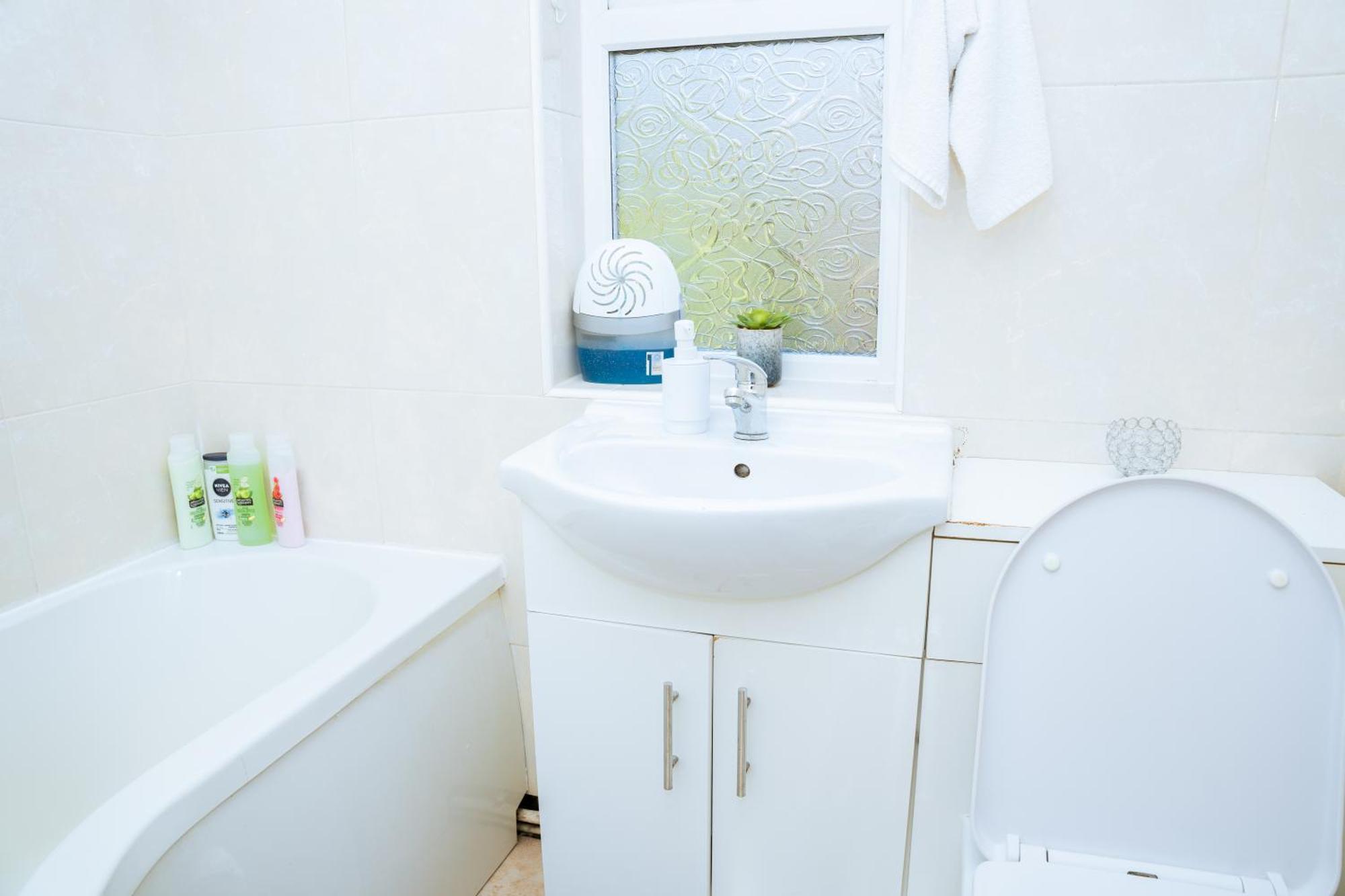 Modern 3Bed Home With Hot Tub Leeds  Dış mekan fotoğraf